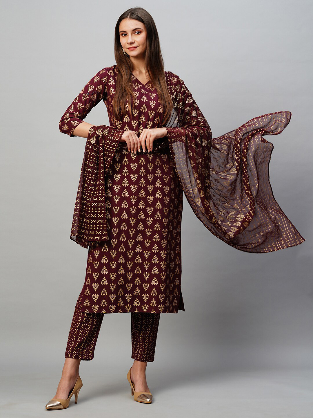 KALINI Ethnic Motifs Printed V-Neck Straight Regular Kurta With Trousers & Dupatta, Brown
KALINI Ethnic Motifs Printed V-Neck Straight Regular Kurta With Trousers & Dupatta, Brown