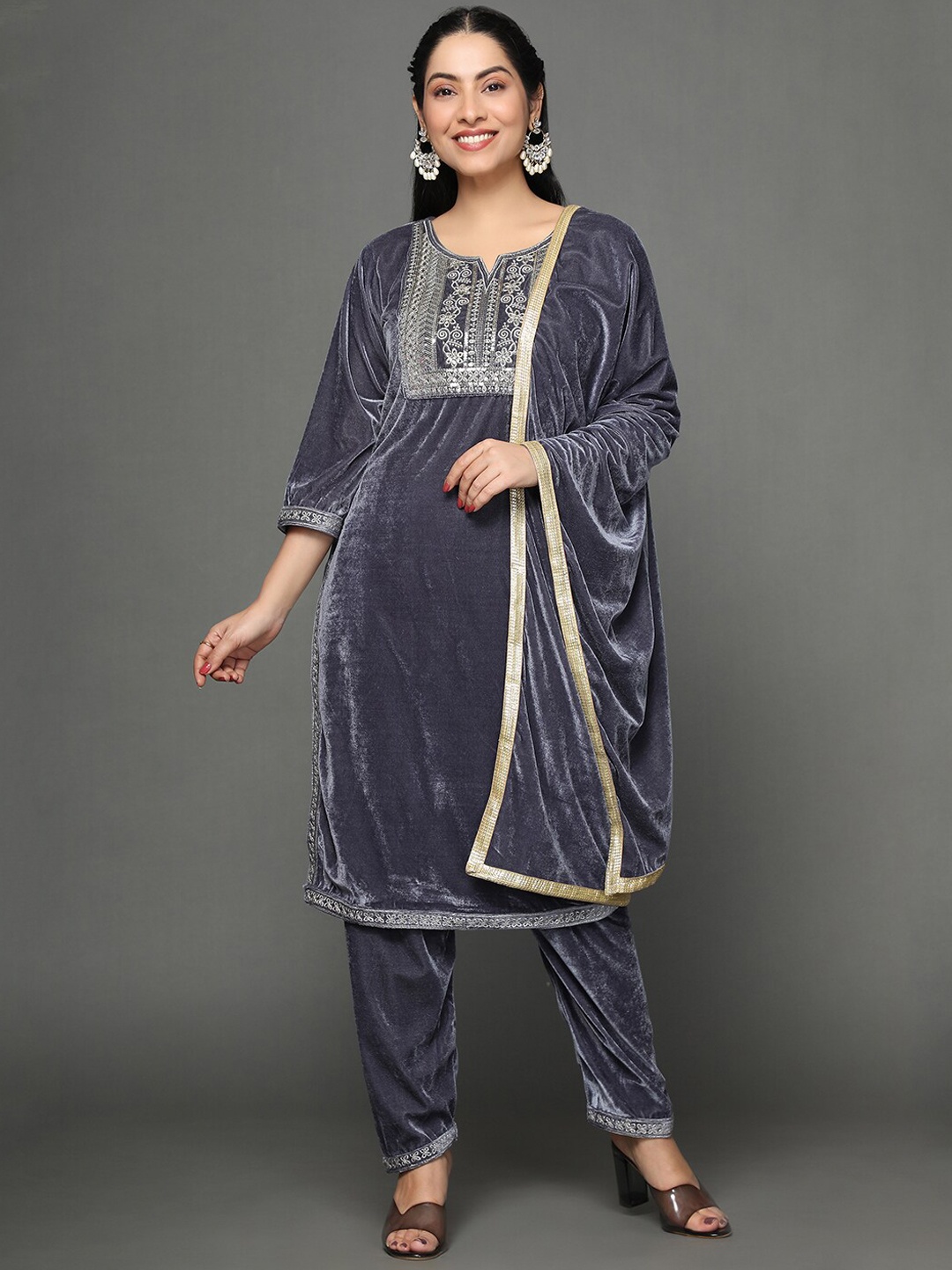 KALINI Ethnic Motifs Yoke Design Sequinned Velvet Straight Kurta & Trouser With Dupatta, Grey
KALINI Ethnic Motifs Yoke Design Sequinned Velvet Straight Kurta & Trouser With Dupatta, Grey