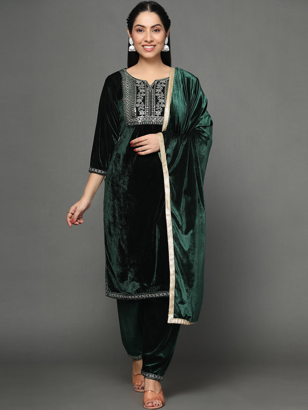 KALINI Ethnic Motifs Yoke Design Thread Work Velvet Straight Kurta & Trousers With Dupatta, Green
KALINI Ethnic Motifs Yoke Design Thread Work Velvet Straight Kurta & Trousers With Dupatta, Green