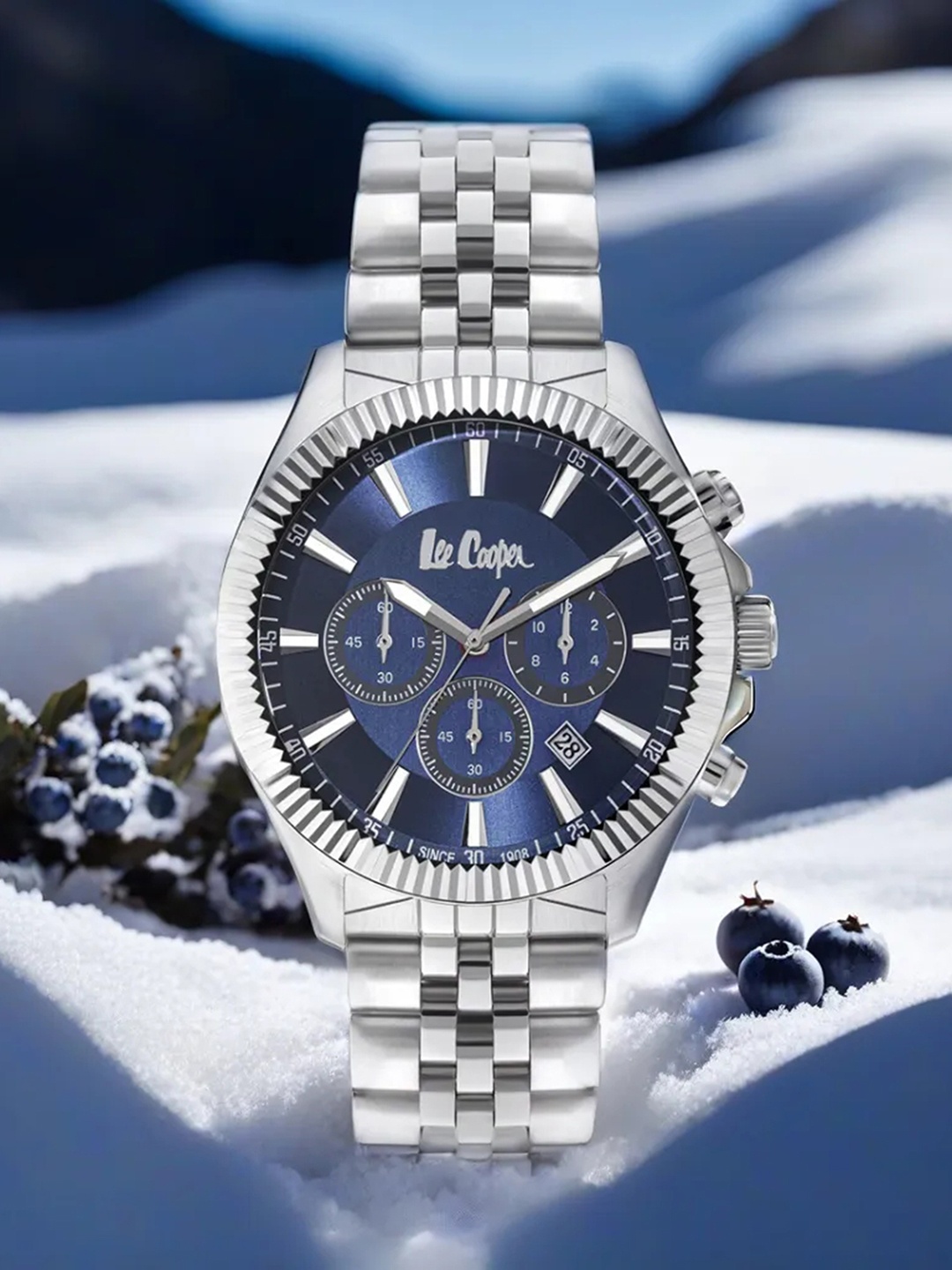 Lee Cooper Men Stainless Steel Bracelet Style Straps Chronograph Watch LC07838.390, Blue
Lee Cooper Men Stainless Steel Bracelet Style Straps Chronograph Watch LC07838.390, Blue