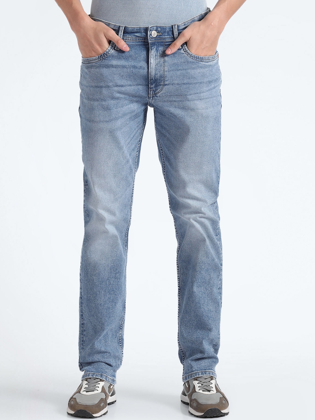 Flying Machine Men Straight Fit Clean Look Heavy Fade Whiskers Stretchable Jeans, Blue
Flying Machine Men Straight Fit Clean Look Heavy Fade Whiskers Stretchable Jeans, Blue