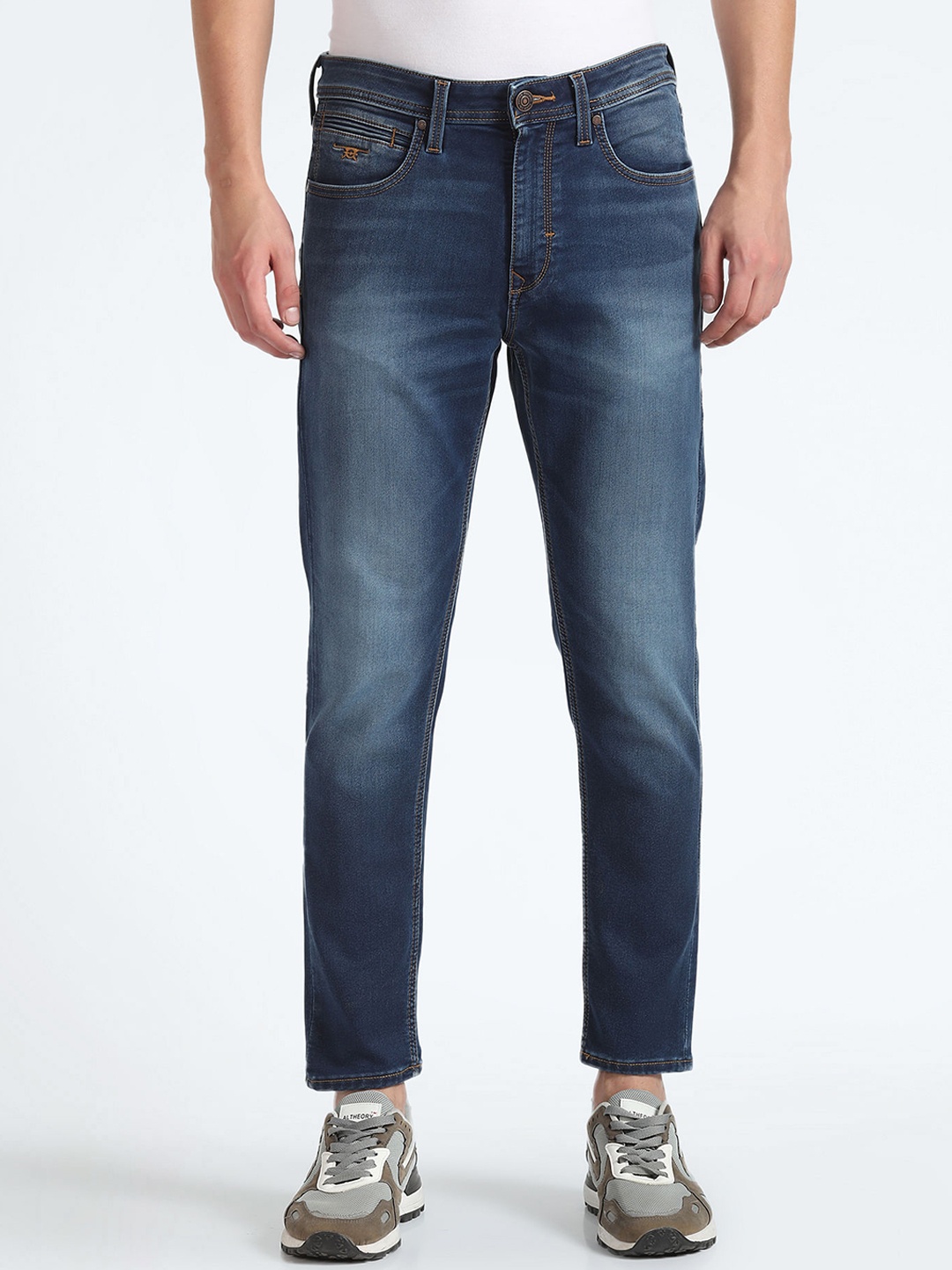 Flying Machine Men Straight Fit Clean Look Whiskers & Chevrons Stretchable Jeans, Blue
Flying Machine Men Straight Fit Clean Look Whiskers & Chevrons Stretchable Jeans, Blue