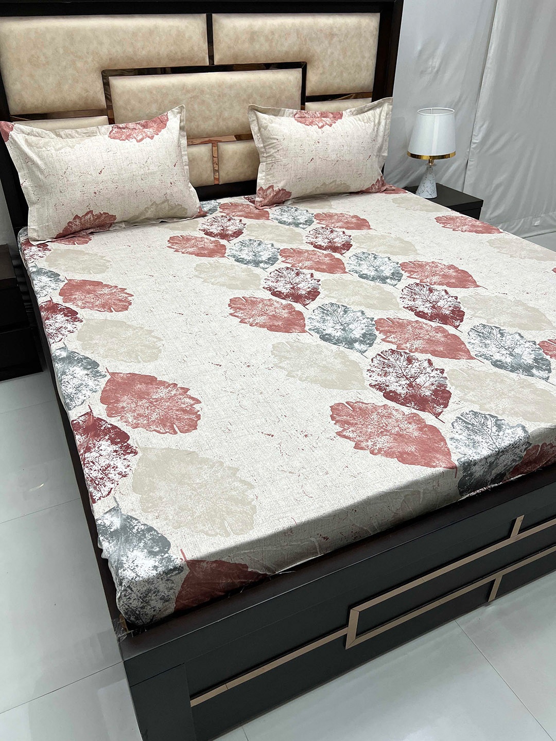 Pure Decor Gem Cream Floral Pure Cotton 330 TC Fitted King Bedsheet with 2 Pillow Covers
Pure Decor Gem Cream Floral Pure Cotton 330 TC Fitted King Bedsheet with 2 Pillow Covers