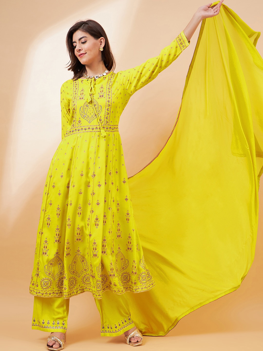 all about you Ethnic Motifs Printed Panelled A-Line Kurta with Palazzos & Dupatta, Yellow
all about you Ethnic Motifs Printed Panelled A-Line Kurta with Palazzos & Dupatta, Yellow