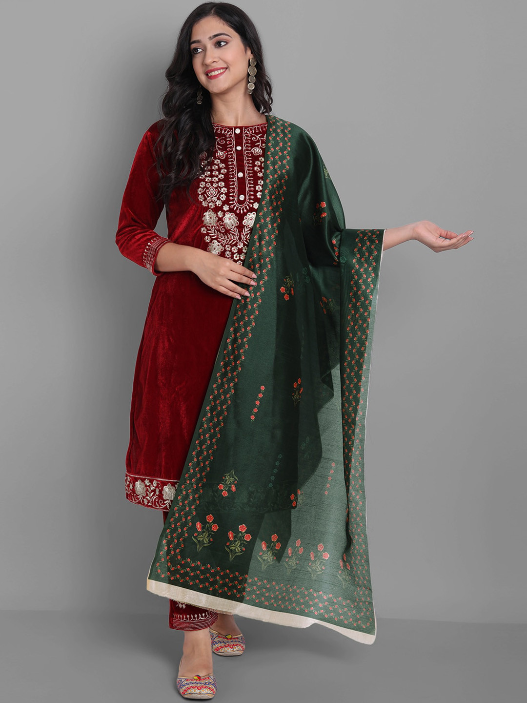 KALINI Ethnic Motifs Yoke Design Thread Work Velvet Straight Kurta & Trousers With Dupatta, Red
KALINI Ethnic Motifs Yoke Design Thread Work Velvet Straight Kurta & Trousers With Dupatta, Red