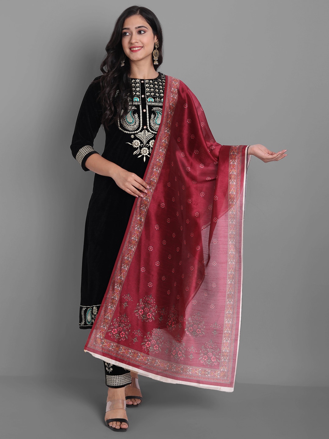 KALINI Ethnic Motifs Yoke Design Thread Work Velvet Straight Kurta & Trousers With Dupatta, Black
KALINI Ethnic Motifs Yoke Design Thread Work Velvet Straight Kurta & Trousers With Dupatta, Black