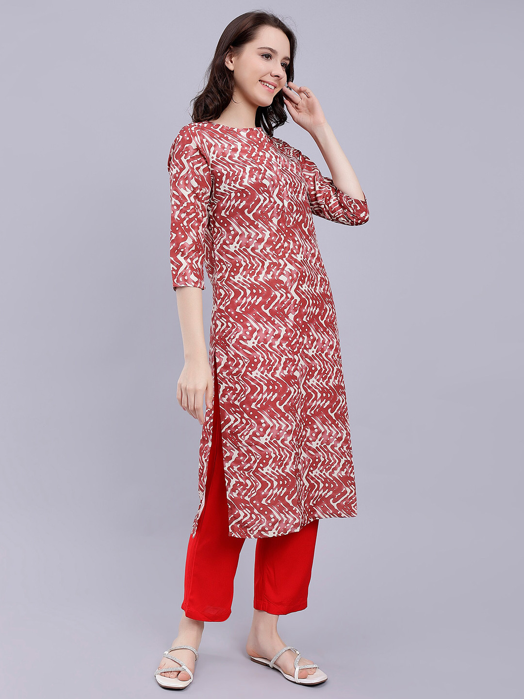 soan Abstract Printed Straight Kurta, Red 
soan Abstract Printed Straight Kurta, Red