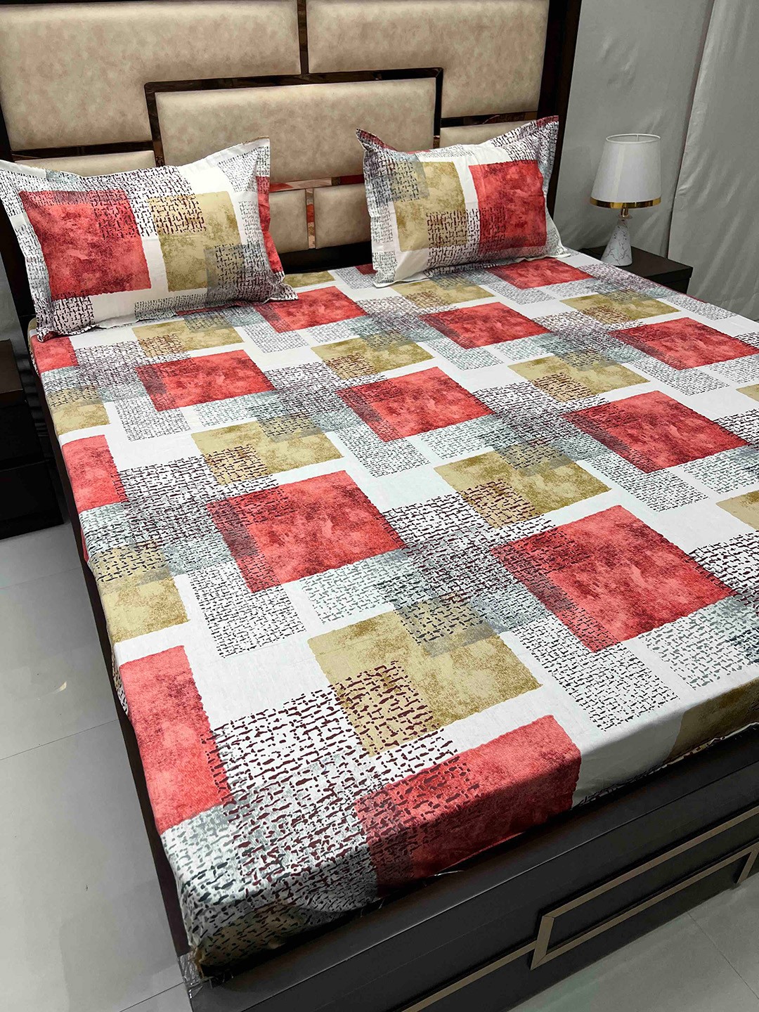Pure Decor Royal Velar White Geometric Cotton 380 TC King Bedsheet with 2 Pillow Covers
Pure Decor Royal Velar White Geometric Cotton 380 TC King Bedsheet with 2 Pillow Covers