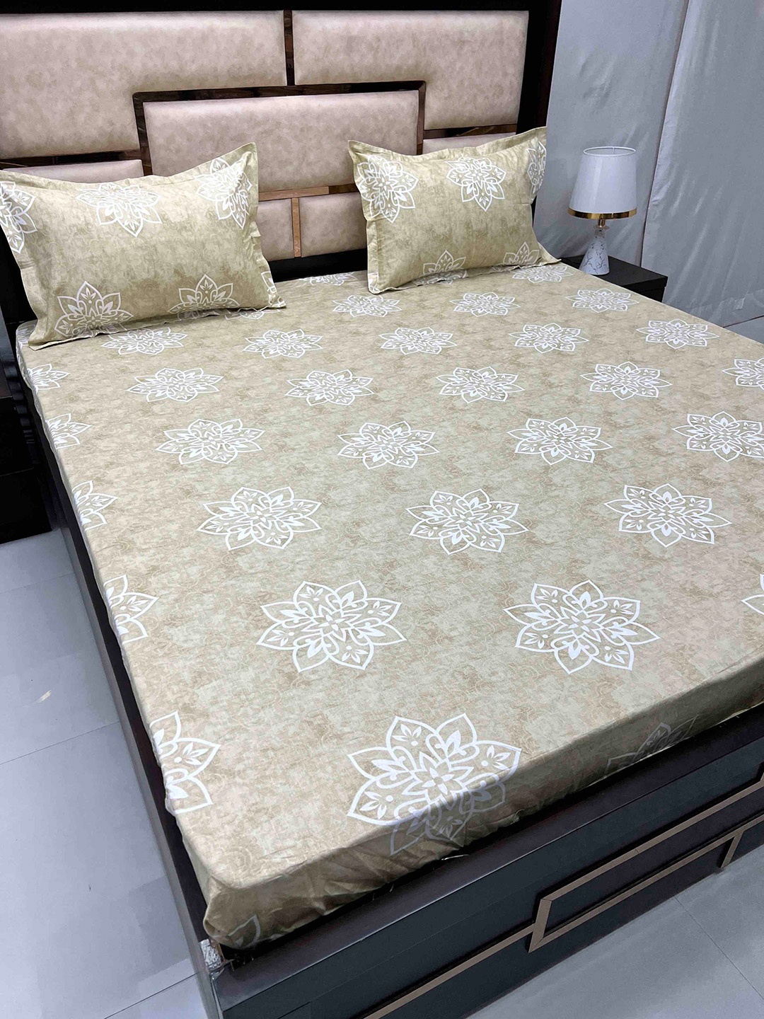 Pure Decor Royal Velar Green Floral Cotton 380 TC King Bedsheet With 2 Pillow Covers
Pure Decor Royal Velar Green Floral Cotton 380 TC King Bedsheet With 2 Pillow Covers