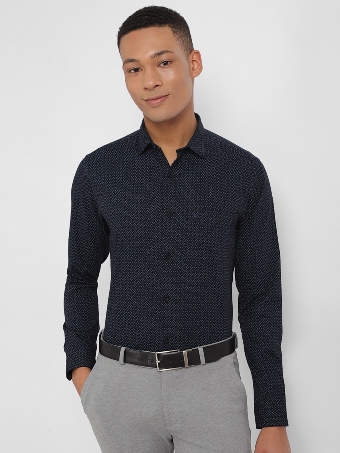 Allen Solly Slim Fit Micro Ditsy Printed Spread Collar Pure Cotton Formal Shirt, Navy blue
Allen Solly Slim Fit Micro Ditsy Printed Spread Collar Pure Cotton Formal Shirt, Navy blue
