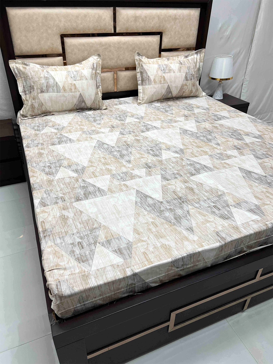 Pure Decor Divine Fur Beige Geometric Cotton 400 TC King Bedsheet with 2 Pillow Covers
Pure Decor Divine Fur Beige Geometric Cotton 400 TC King Bedsheet with 2 Pillow Covers