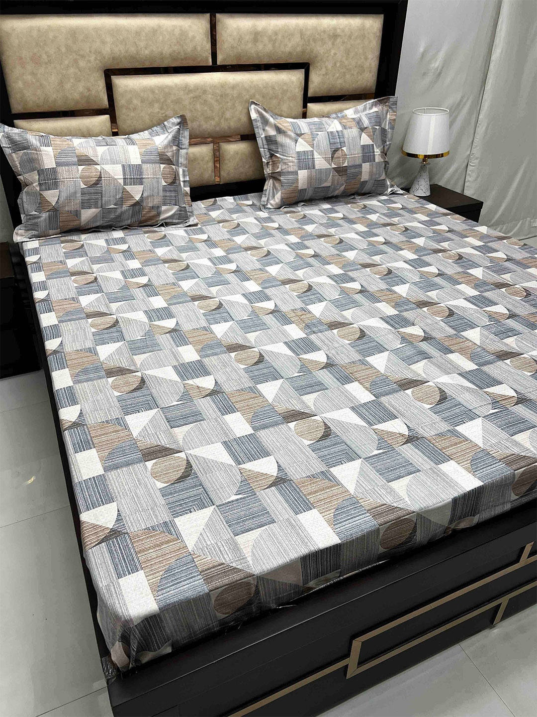 Pure Decor Divine Fur White Geometric Cotton 400 TC King Bedsheet with 2 Pillow Covers, Grey
Pure Decor Divine Fur White Geometric Cotton 400 TC King Bedsheet with 2 Pillow Covers, Grey
