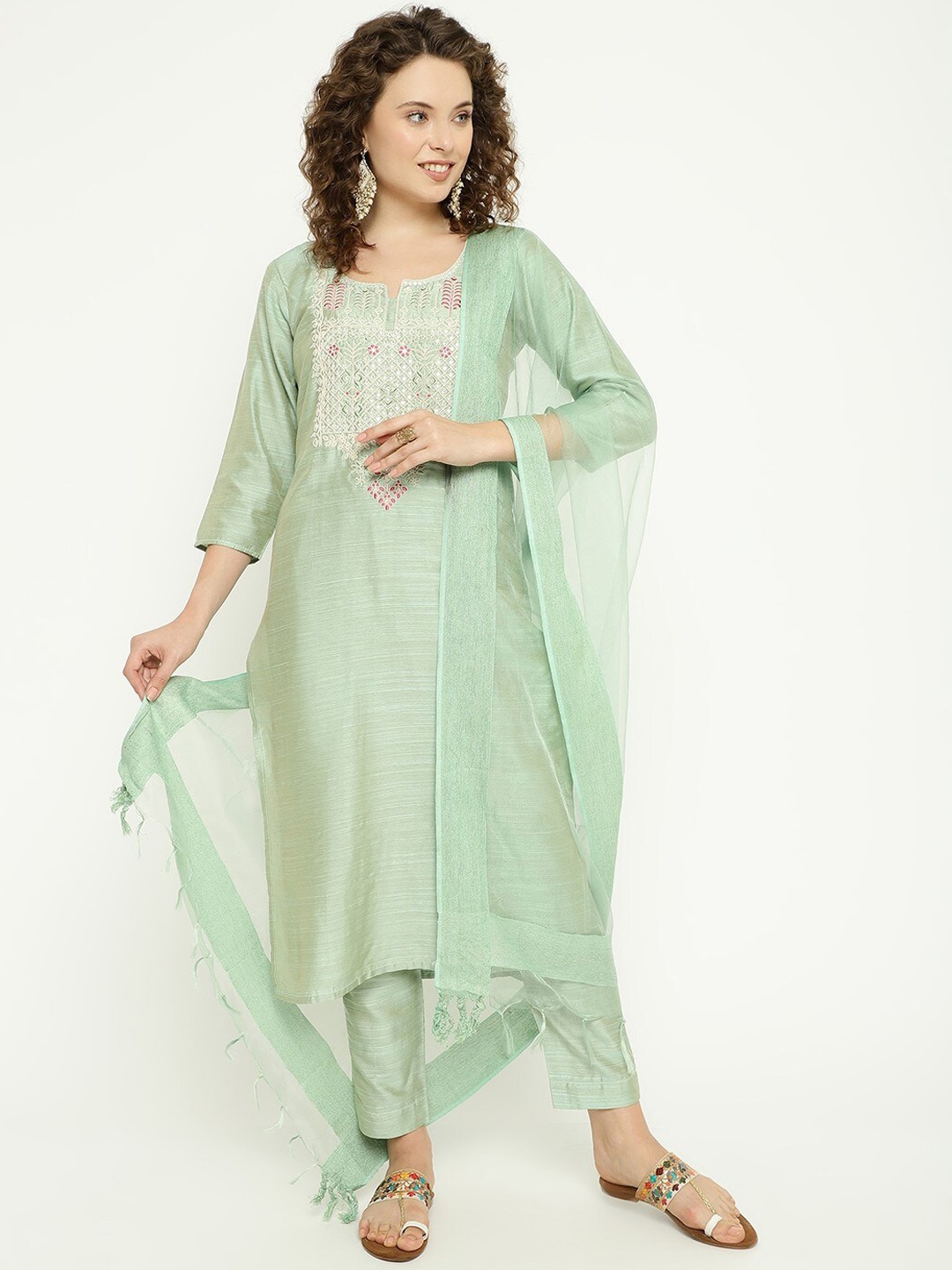 AURIELLA Ethnic Motifs Yoke Design Thread Work Straight Kurta & Trousers With Dupatta, Green
AURIELLA Ethnic Motifs Yoke Design Thread Work Straight Kurta & Trousers With Dupatta, Green