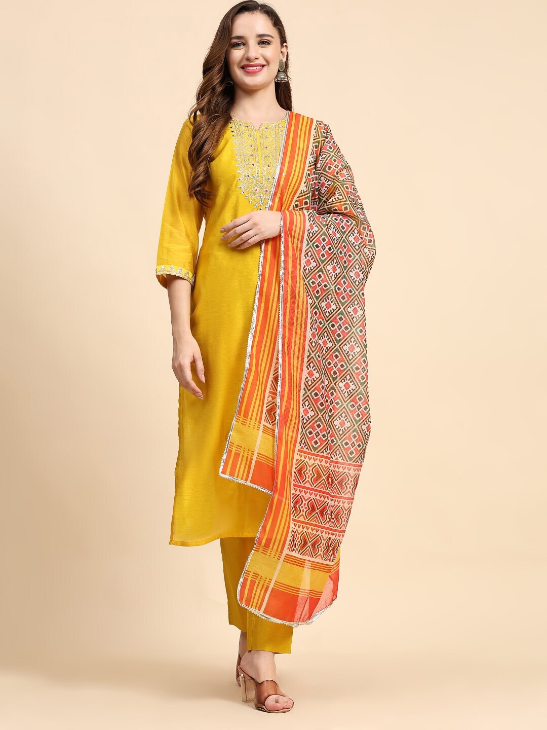 AURIELLA Ethnic Motifs Yoke Design Thread Work Straight Kurta & Trousers With Dupatta, Yellow
AURIELLA Ethnic Motifs Yoke Design Thread Work Straight Kurta & Trousers With Dupatta, Yellow