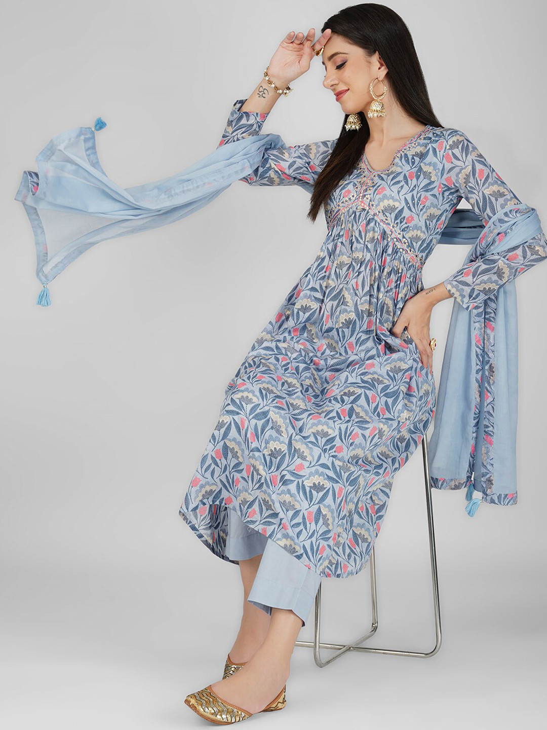 Anouk Blue Floral Printed Empire Thread Work Pure Cotton Kurta With Trousers & Dupatta
Anouk Blue Floral Printed Empire Thread Work Pure Cotton Kurta With Trousers & Dupatta