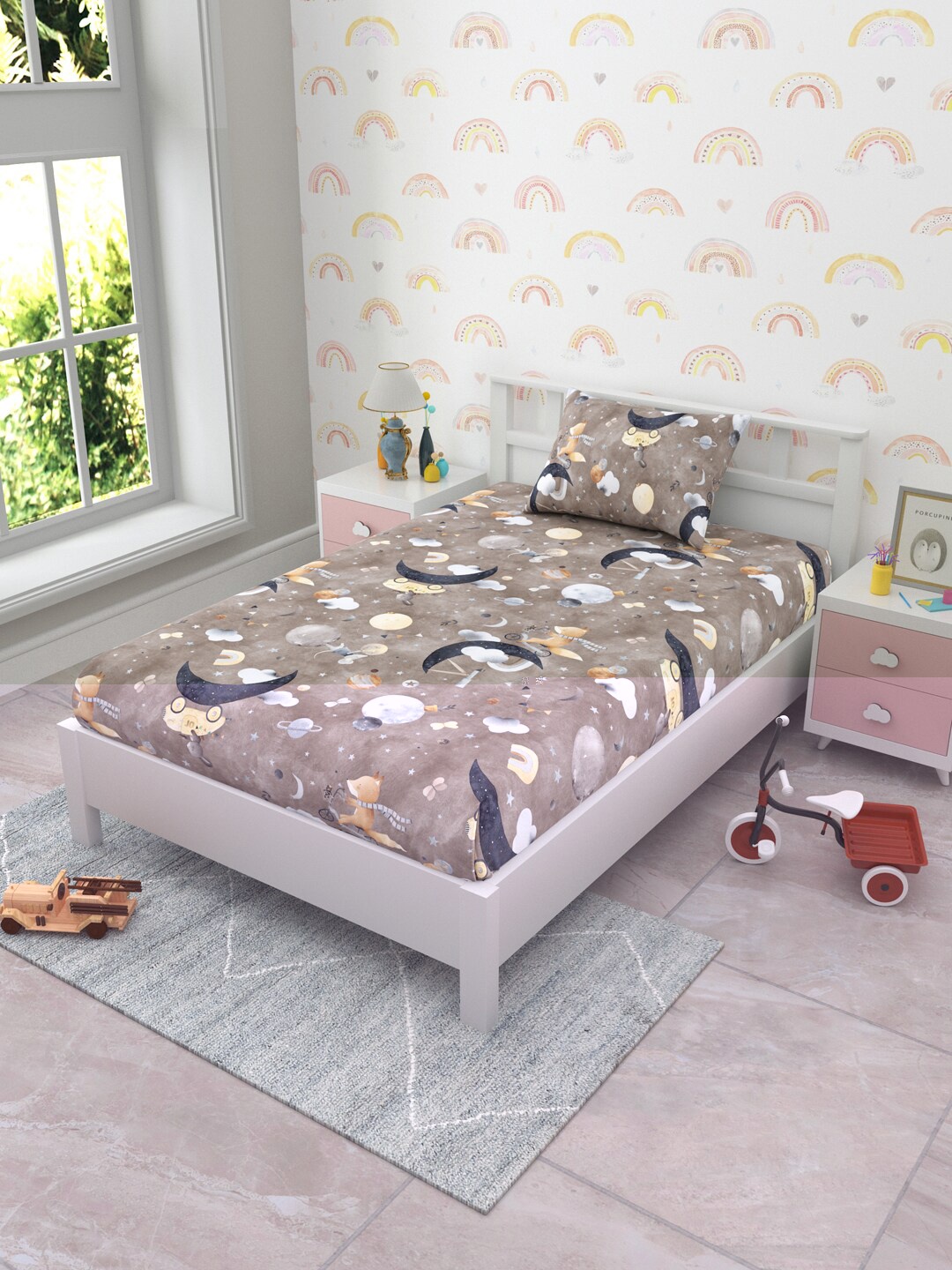 EverHOME Brown Cartoon Characters Cotton 160 TC Single Bedsheet with 1 Pillow Covers
EverHOME Brown Cartoon Characters Cotton 160 TC Single Bedsheet with 1 Pillow Covers