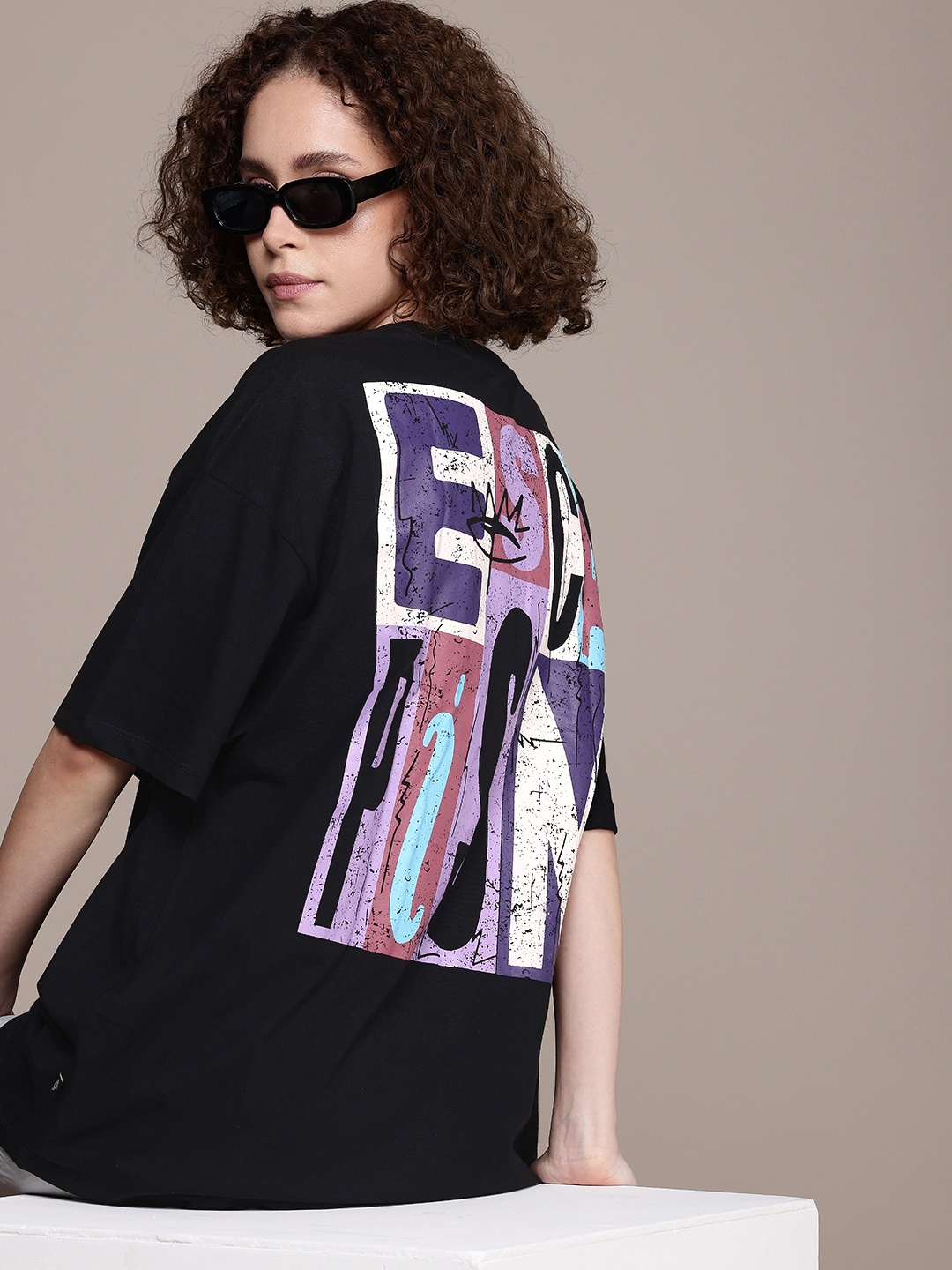 The Roadster Life Co. Graphic Printed Drop-Shoulder Sleeves Oversized T-shirt, Black
The Roadster Life Co. Graphic Printed Drop-Shoulder Sleeves Oversized T-shirt, Black
