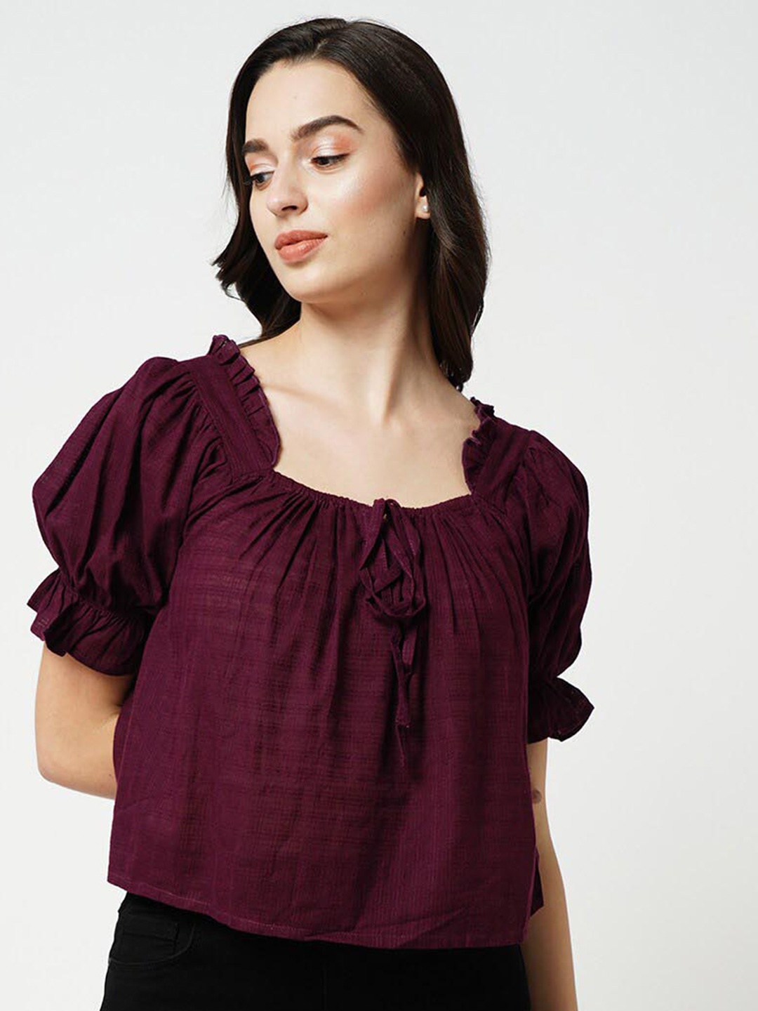 ONLY Self Design Puff Sleeves Square Neck Ruffled Tie-Up Detail Pure Cotton Crop Top, Purple
ONLY Self Design Puff Sleeves Square Neck Ruffled Tie-Up Detail Pure Cotton Crop Top, Purple