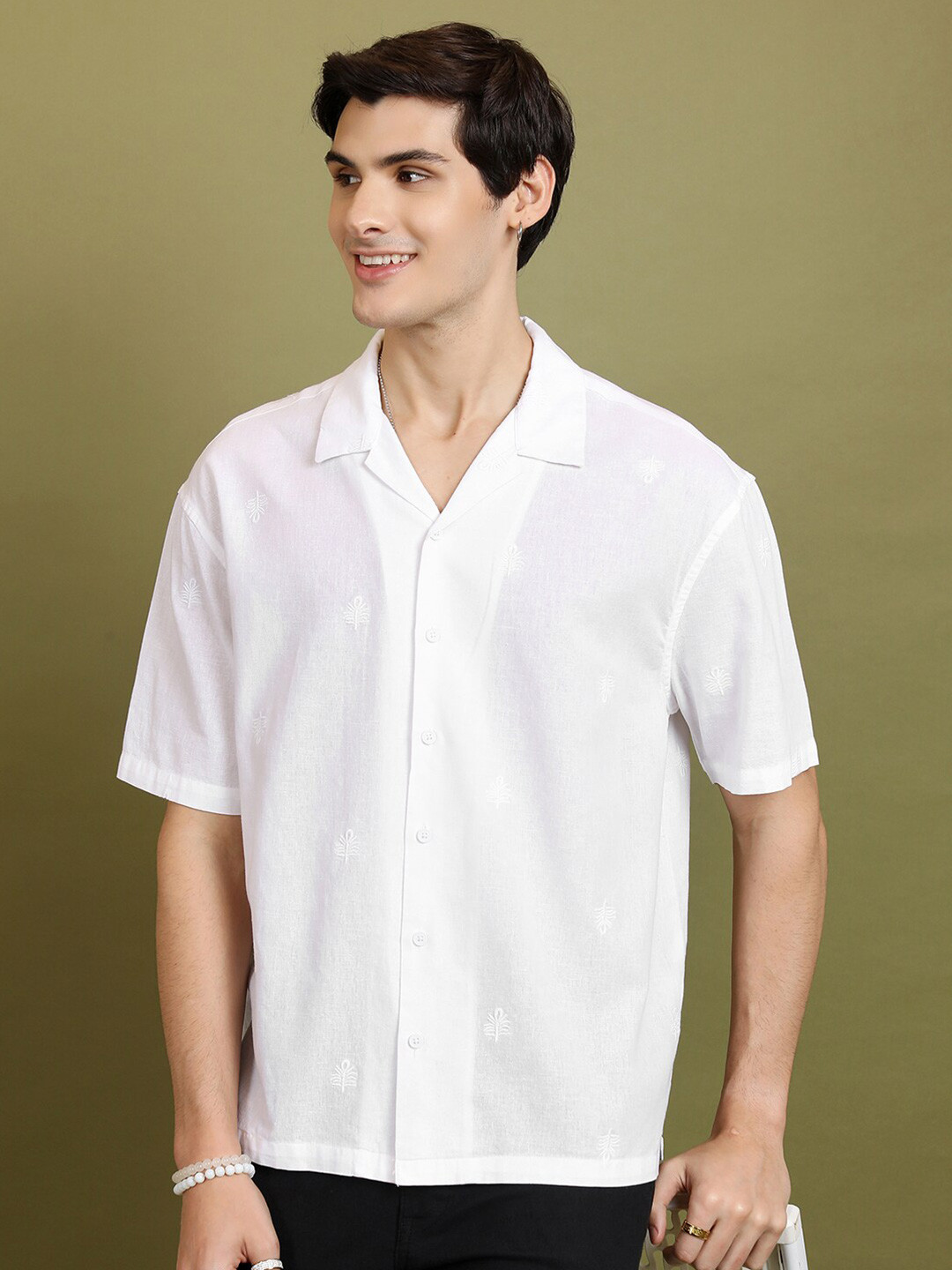 HIGHLANDER Embroidered Cuban Collar Drop Shoulder Cotton Linen Oversized Shirt, White
HIGHLANDER Embroidered Cuban Collar Drop Shoulder Cotton Linen Oversized Shirt, White