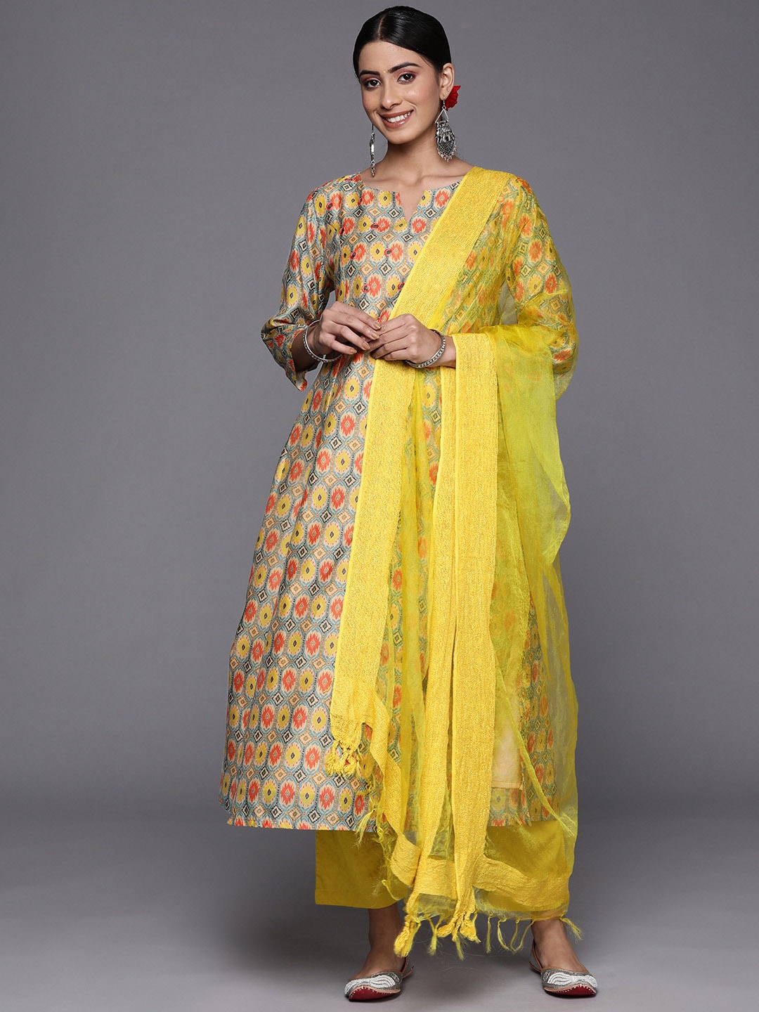 KALINI Geometric Printed Round Neck A-Line Kurta With Trousers & Dupatta, Lime green
KALINI Geometric Printed Round Neck A-Line Kurta With Trousers & Dupatta, Lime green