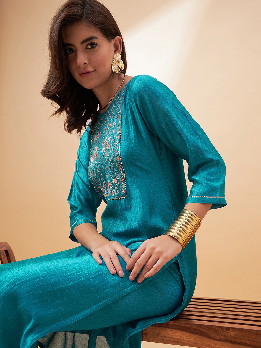 all about you Ethnic Motifs Yoke Design Sequinned Straight Kurta With Trousers, Blue
all about you Ethnic Motifs Yoke Design Sequinned Straight Kurta With Trousers, Blue
