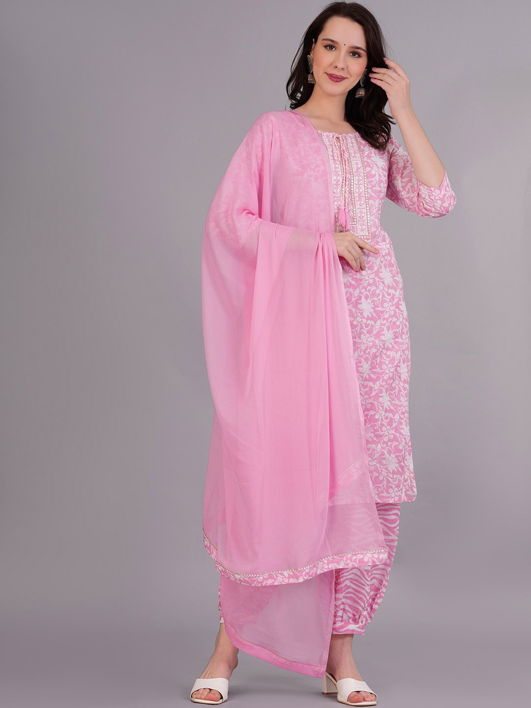 JC4U Women Floral Printed Mirror Work Pure Cotton Kurta With Trousers & Dupatta, Pink
JC4U Women Floral Printed Mirror Work Pure Cotton Kurta With Trousers & Dupatta, Pink
