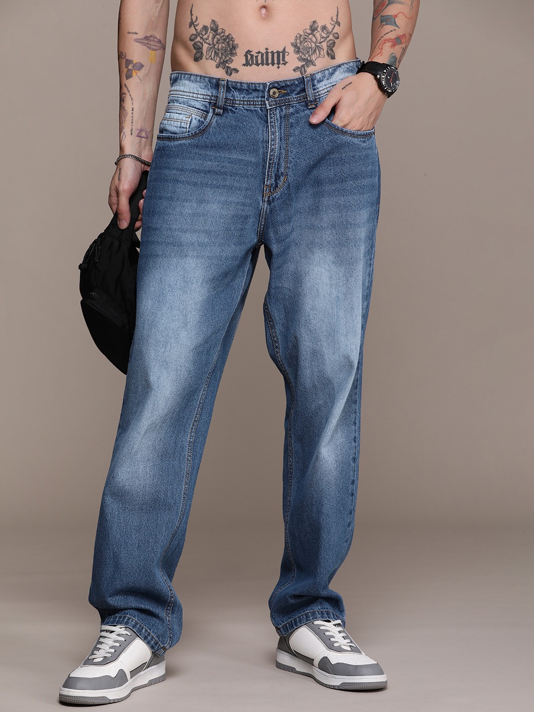 The Roadster Life Co. Men Pure Cotton Mid Rise Straight Fit Heavy Fade Jeans, Blue
The Roadster Life Co. Men Pure Cotton Mid Rise Straight Fit Heavy Fade Jeans, Blue