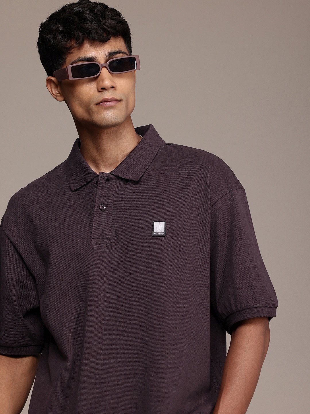 The Roadster Life Co. Polo Collar Drop-Shoulder Sleeves Pure Cotton Relaxed Fit T-shirt, Purple
The Roadster Life Co. Polo Collar Drop-Shoulder Sleeves Pure Cotton Relaxed Fit T-shirt, Purple