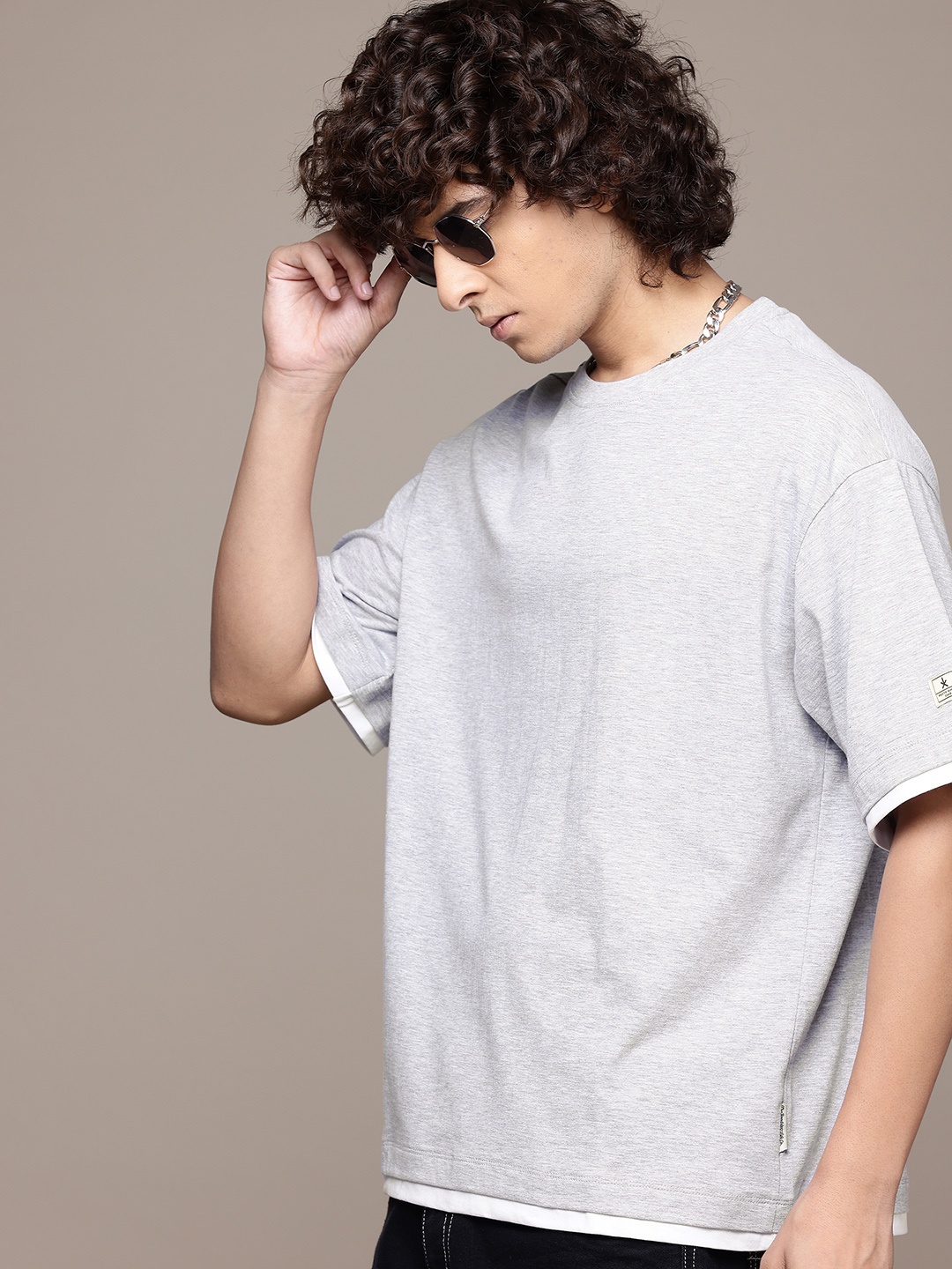 The Roadster Lifestyle Co. Pure Cotton Drop-Shoulder Sleeves Relaxed T-shirt, Grey melange
The Roadster Lifestyle Co. Pure Cotton Drop-Shoulder Sleeves Relaxed T-shirt, Grey melange
