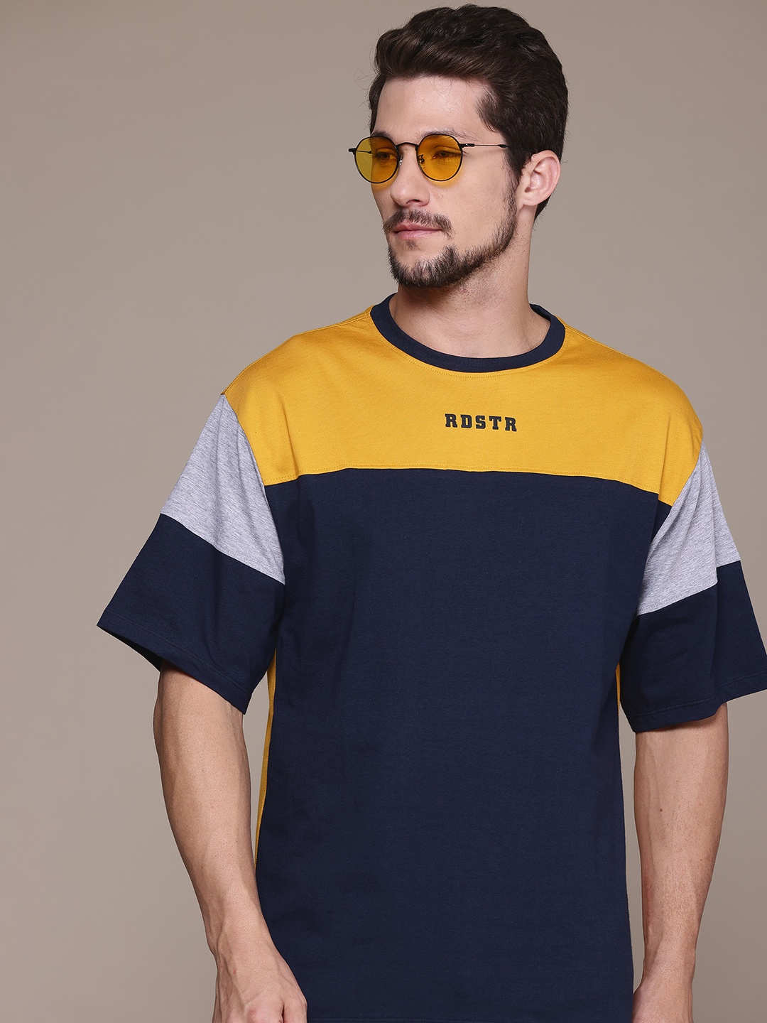 The Roadster Lifestyle Co. Men Colourblocked Pure Cotton Relaxed Fit T-shirt, Navy blue
The Roadster Lifestyle Co. Men Colourblocked Pure Cotton Relaxed Fit T-shirt, Navy blue