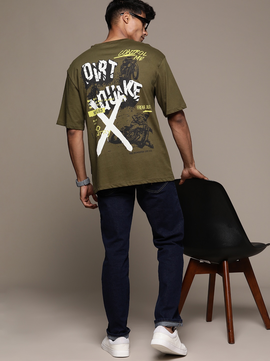 The Roadster Lifestyle Co. Printed Drop-Shoulder Sleeves Pure Cotton Oversized T-shirt, Olive
The Roadster Lifestyle Co. Printed Drop-Shoulder Sleeves Pure Cotton Oversized T-shirt, Olive