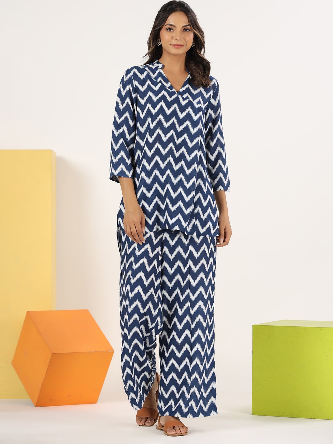 Sangria Geometric Printed Mandarin Collar Pure Cotton Straight Kurti With Palazzos, Blue
Sangria Geometric Printed Mandarin Collar Pure Cotton Straight Kurti With Palazzos, Blue