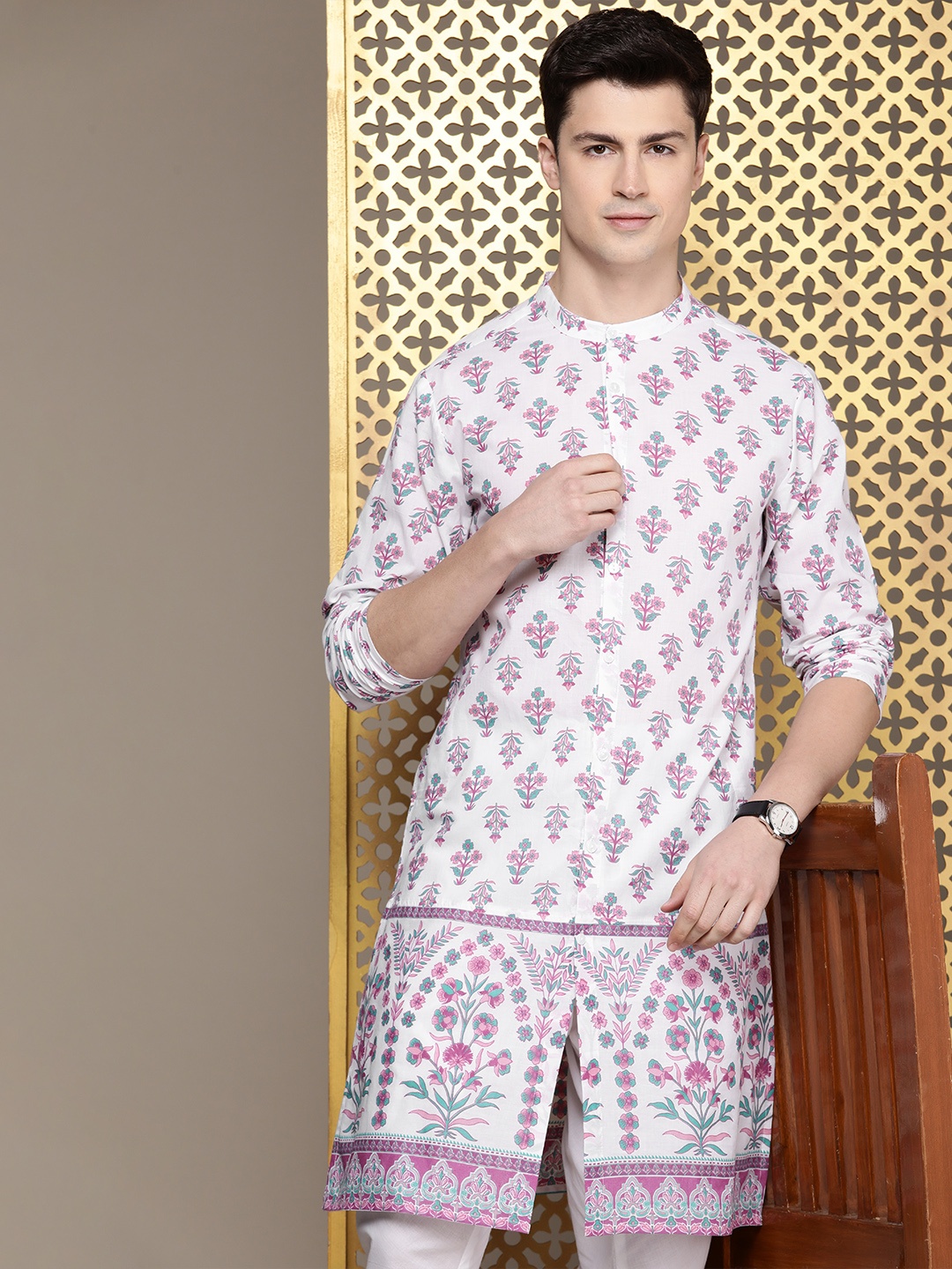 House of Pataudi Men Rozana Ethnic Motifs Printed Regular Kurta with Trousers, White
House of Pataudi Men Rozana Ethnic Motifs Printed Regular Kurta with Trousers, White