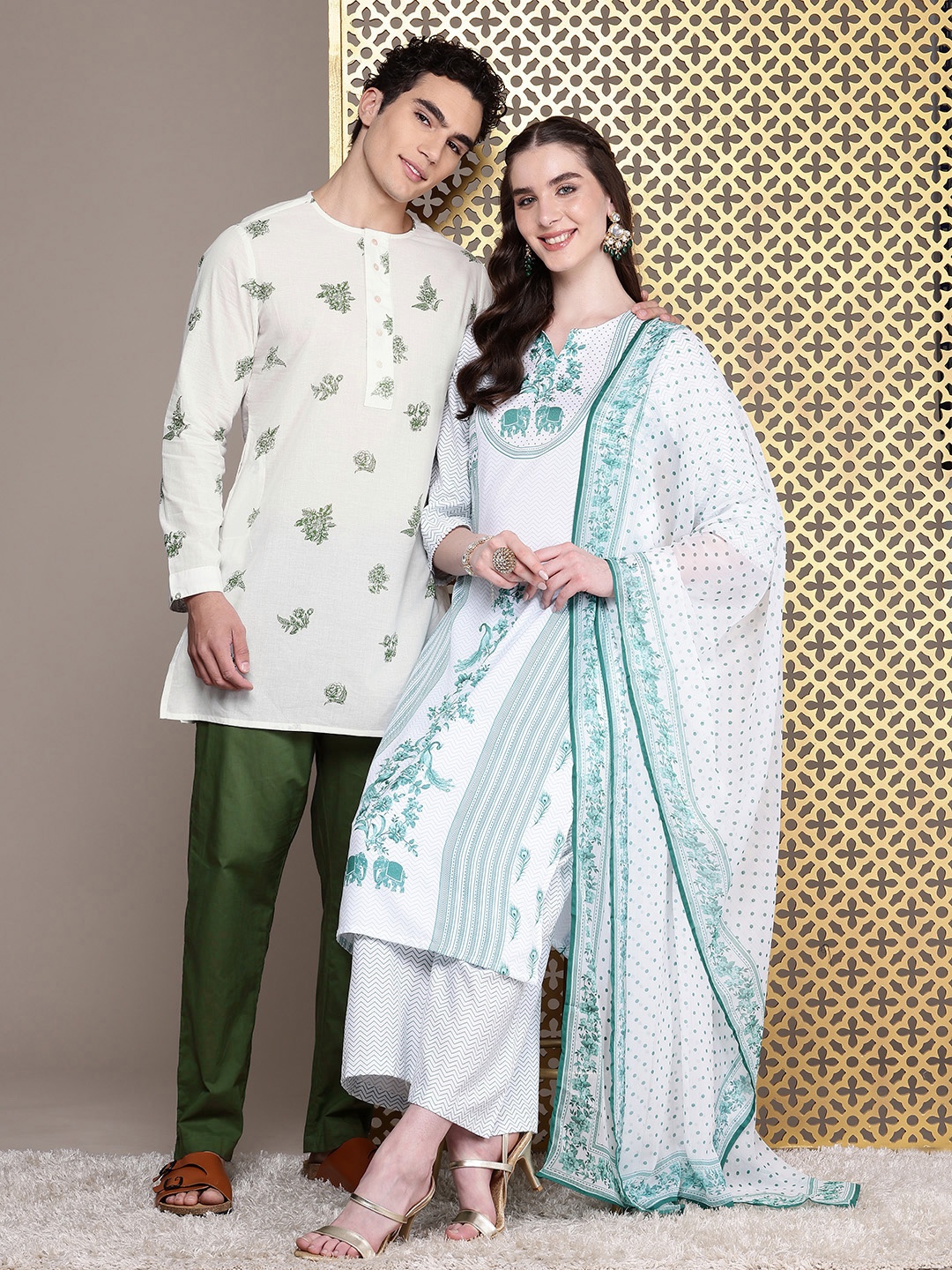 House of Pataudi Men Floral Printed Regular Pure Cotton Jashn Kurta with Trousers, Green
House of Pataudi Men Floral Printed Regular Pure Cotton Jashn Kurta with Trousers, Green