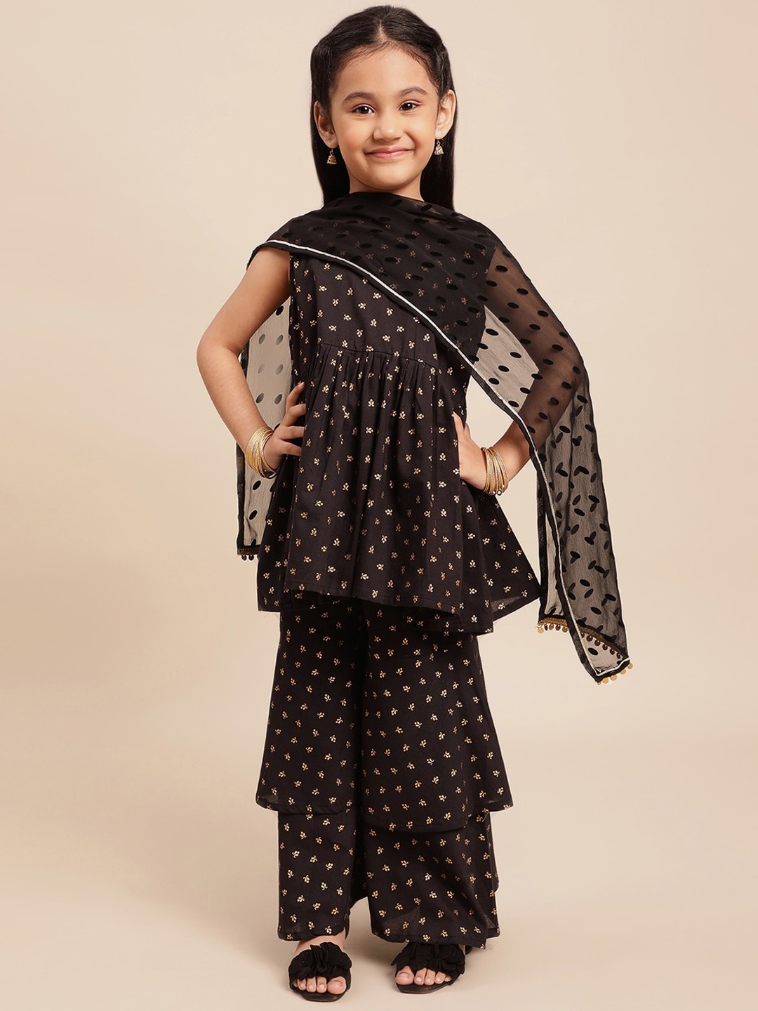 AHALYAA KIDS Girls Ethnic Motifs Printed Regular Gotta Patti Kurta With Sharara & Dupatta, Black
AHALYAA KIDS Girls Ethnic Motifs Printed Regular Gotta Patti Kurta With Sharara & Dupatta, Black