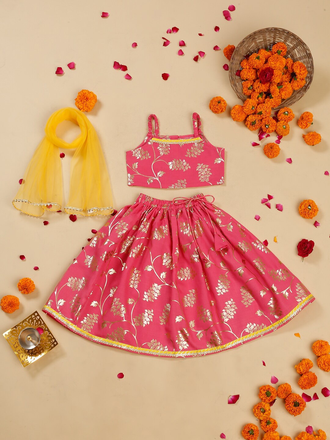 SAKA DESIGNS Girls Ethnic Motifs Printed Ready to Wear Lehenga & Blouse With Dupatta, Peach
SAKA DESIGNS Girls Ethnic Motifs Printed Ready to Wear Lehenga & Blouse With Dupatta, Peach