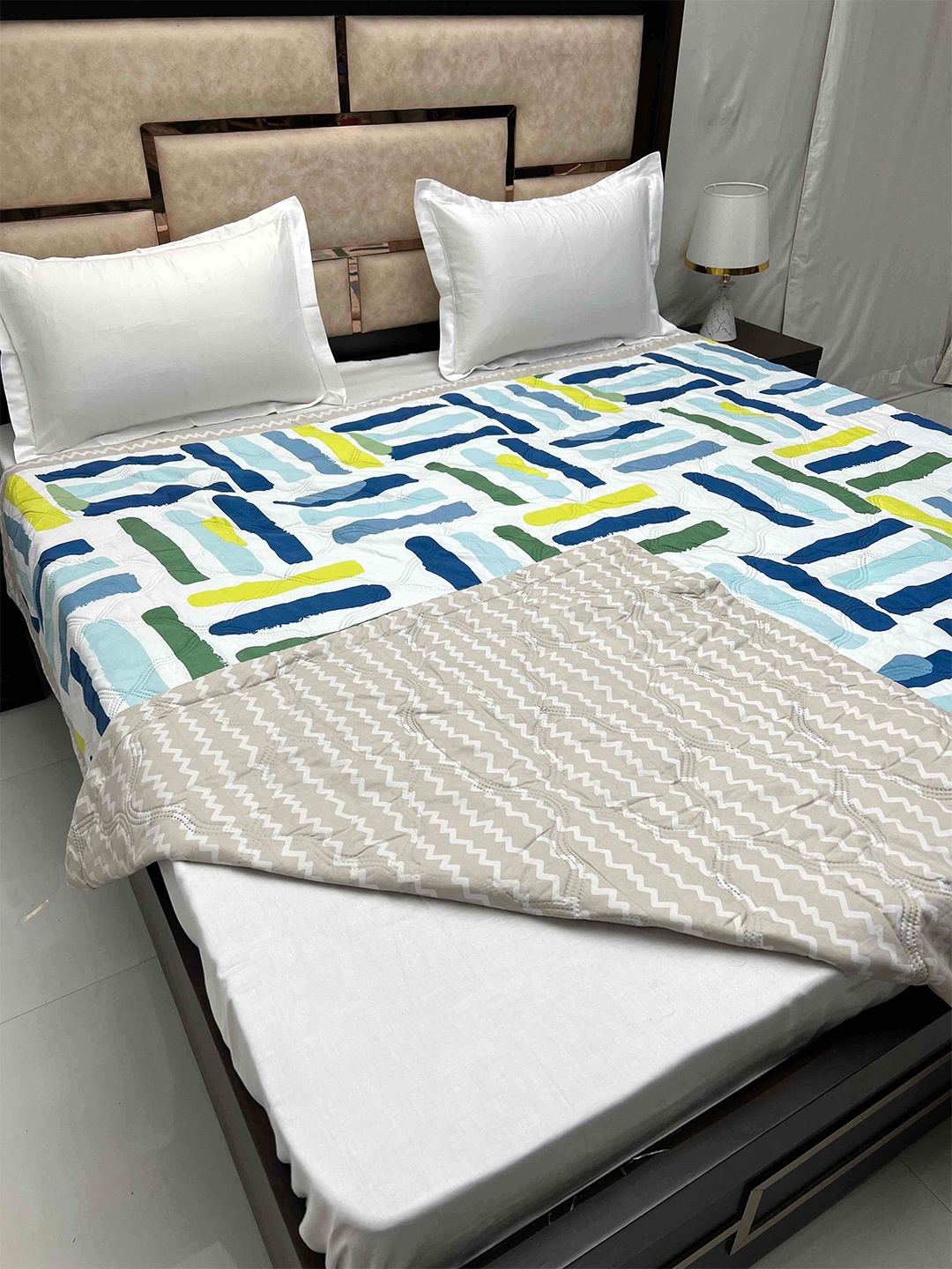 Pure Decor Doze White & Blue Abstract AC Room 300 GSM Reversible King Double Bed Comforter
Pure Decor Doze White & Blue Abstract AC Room 300 GSM Reversible King Double Bed Comforter