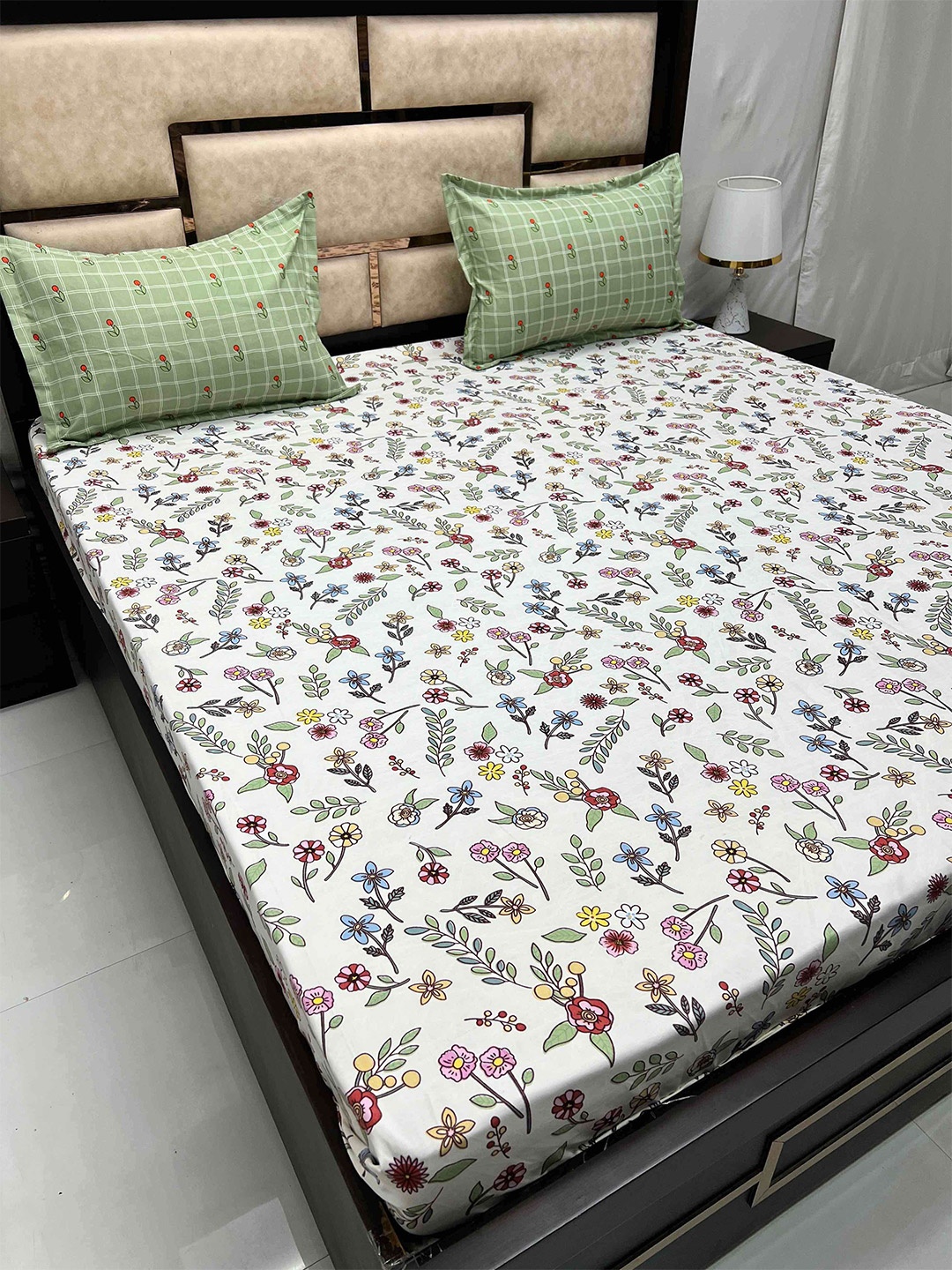 Pure Decor Manor White Floral Cotton 180 TC Fitted King Bedsheet with 2 Pillow Covers
Pure Decor Manor White Floral Cotton 180 TC Fitted King Bedsheet with 2 Pillow Covers