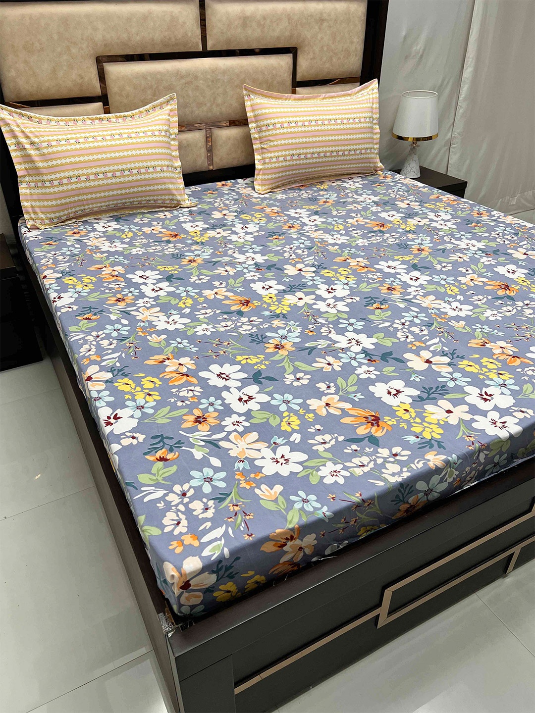 Pure Decor Manor Grey & White Floral Cotton 180 TC Fitted King Bedsheet & 2 Pillow Covers
Pure Decor Manor Grey & White Floral Cotton 180 TC Fitted King Bedsheet & 2 Pillow Covers