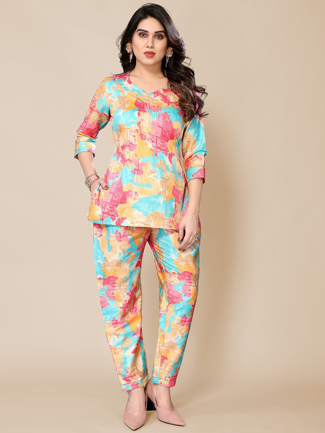 PYARI - A style for every story Abstract Printed Pure Cotton Tunic With Trouser, Pink
PYARI - A style for every story Abstract Printed Pure Cotton Tunic With Trouser, Pink