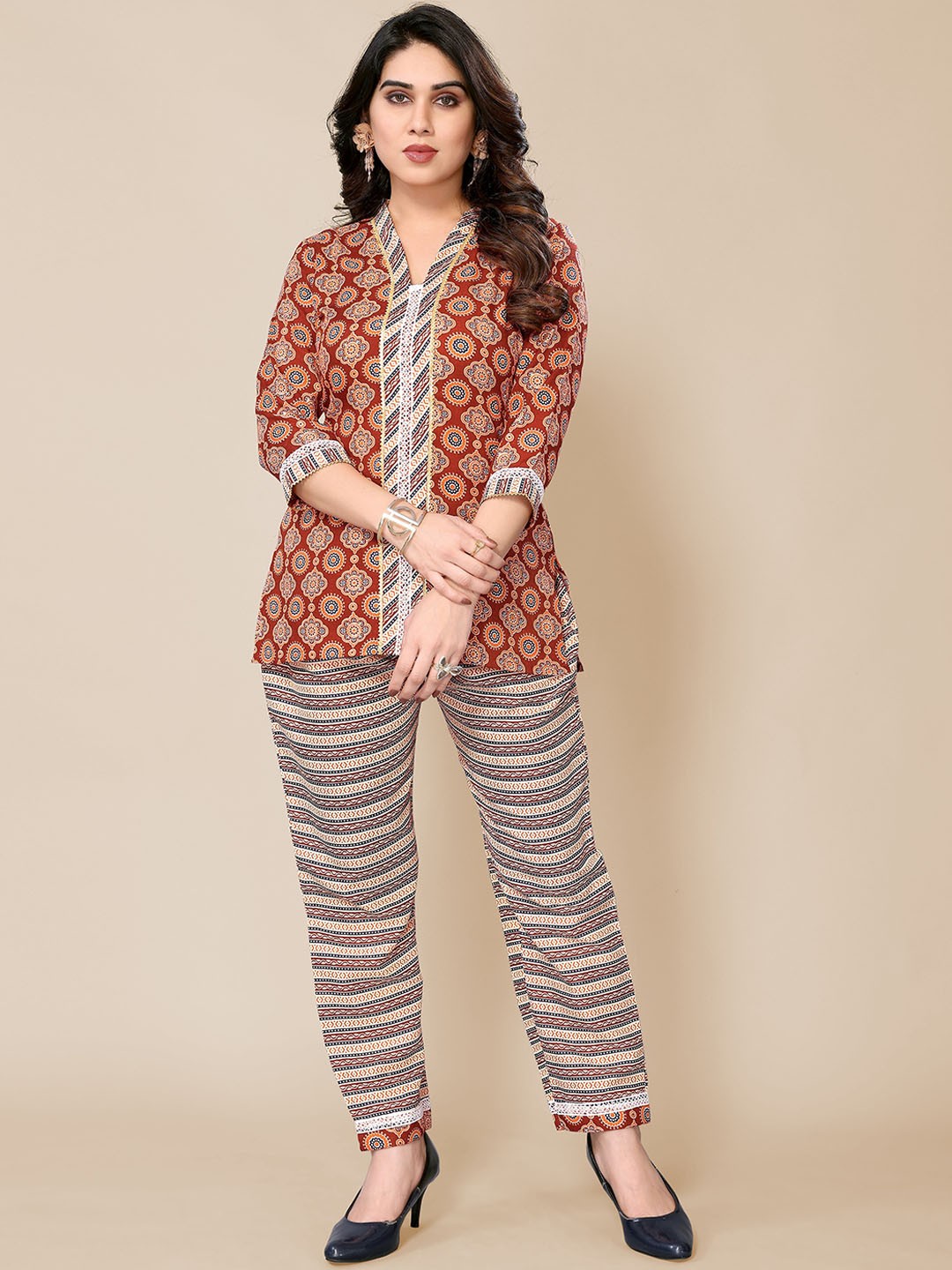 PYARI - A style for every story Women Printed Gotta Patti Kurti with Trousers, Maroon
PYARI - A style for every story Women Printed Gotta Patti Kurti with Trousers, Maroon
