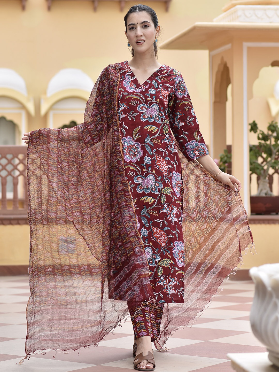 DIMPLE DESIGN STUDIO Floral Printed Pure Cotton V-Neck Straight Kurta Set, Maroon
DIMPLE DESIGN STUDIO Floral Printed Pure Cotton V-Neck Straight Kurta Set, Maroon