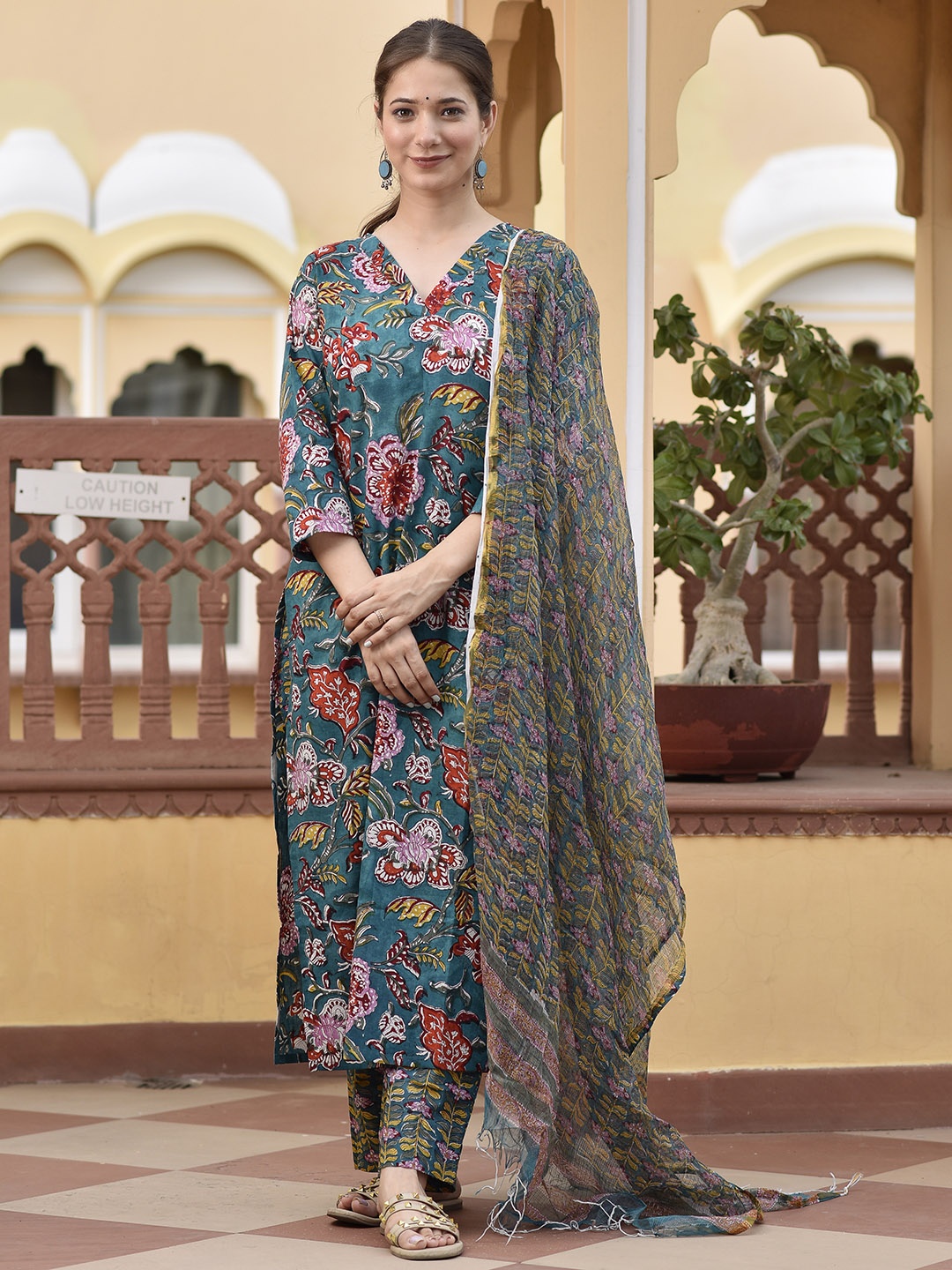 DIMPLE DESIGN STUDIO Ethnic Motifs Printed V-Neck Pure Cotton Straight Kurta Set, Teal
DIMPLE DESIGN STUDIO Ethnic Motifs Printed V-Neck Pure Cotton Straight Kurta Set, Teal