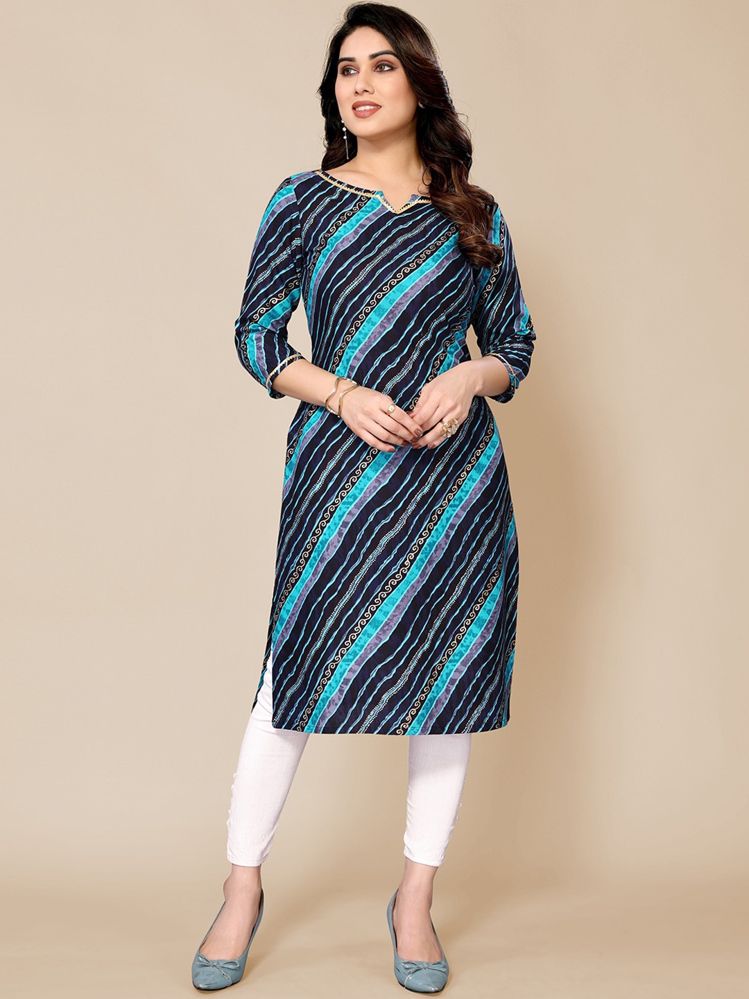 PYARI - A style for every story Leheriya Printed Gotta Patti Straight Kurta, Navy blue
PYARI - A style for every story Leheriya Printed Gotta Patti Straight Kurta, Navy blue