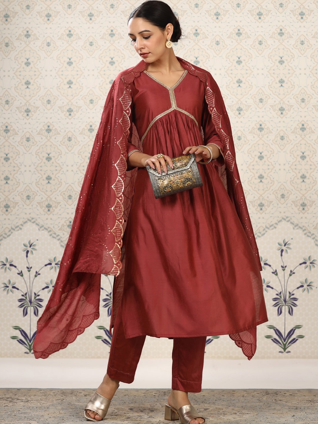 Ode by House of Pataudi V-Neck Empire Pure Cotton A-Line Kurta With Trousers & Dupatta, Rust
Ode by House of Pataudi V-Neck Empire Pure Cotton A-Line Kurta With Trousers & Dupatta, Rust