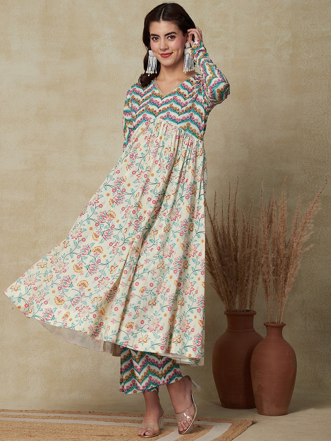 FASHOR Floral Printed Pleated Mirror Work Pure Cotton Kurta With Palazzos, Off white
FASHOR Floral Printed Pleated Mirror Work Pure Cotton Kurta With Palazzos, Off white