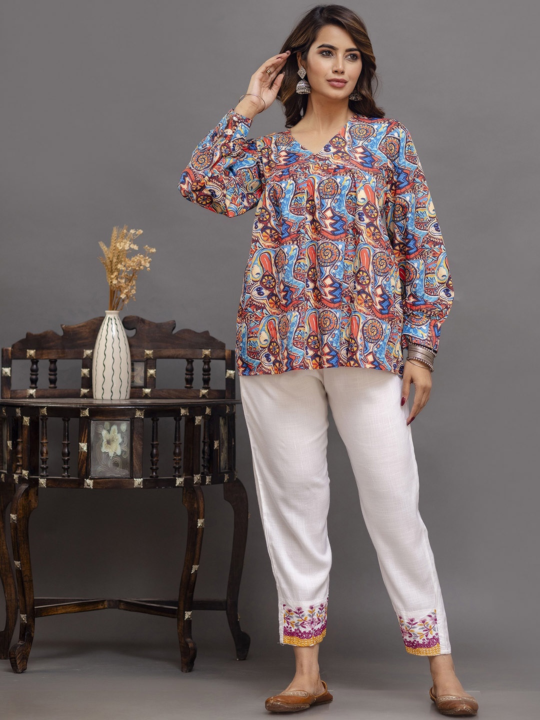 Shedika Ethnic Motifs Printed V-Neck Pure Cotton Tunic With Embroidered Trousers, Blue
Shedika Ethnic Motifs Printed V-Neck Pure Cotton Tunic With Embroidered Trousers, Blue