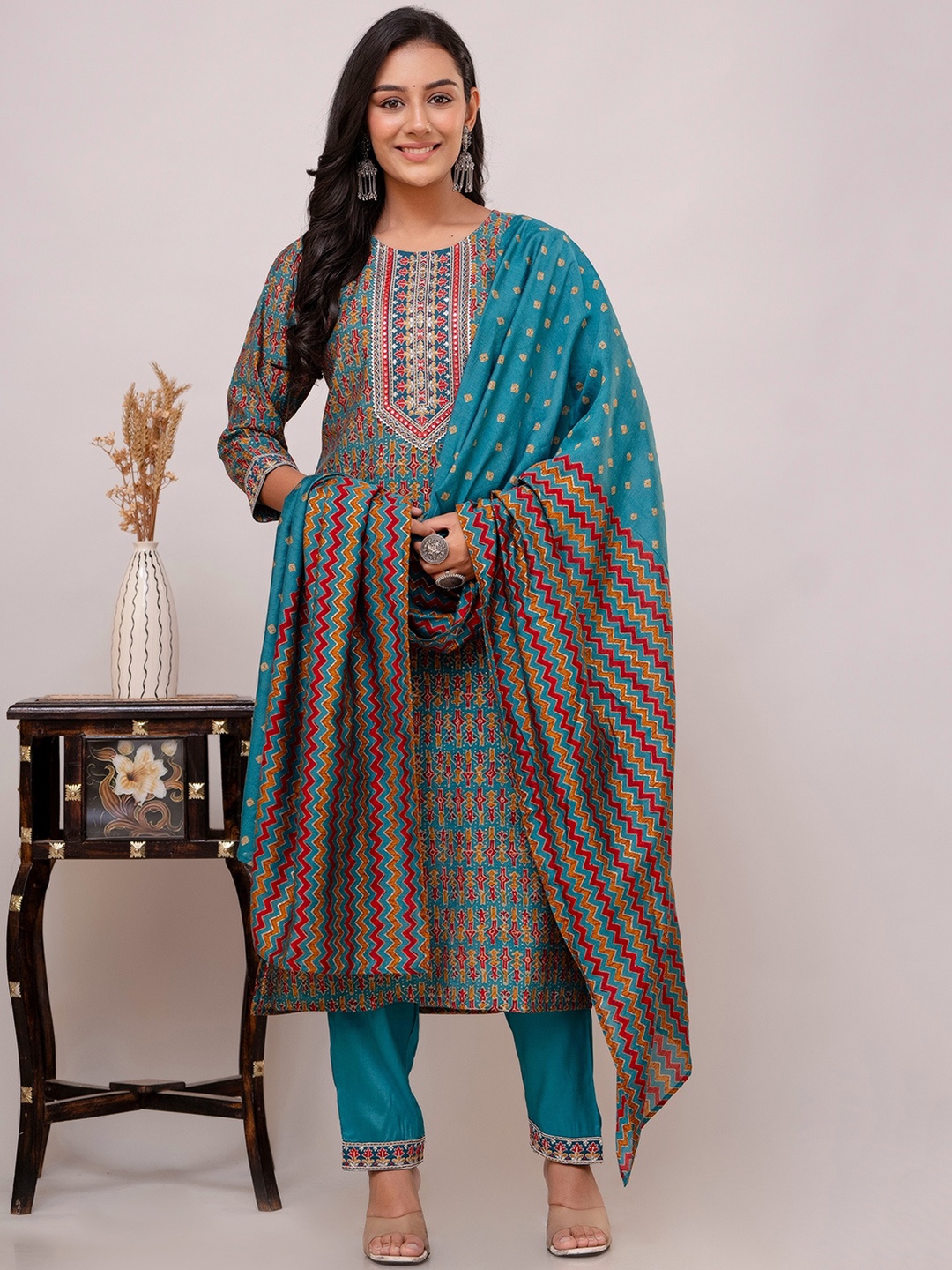 Kohsh Ethnic Motifs Printed Gotta Patti Straight Kurta With Trousers & Dupatta, Teal
Kohsh Ethnic Motifs Printed Gotta Patti Straight Kurta With Trousers & Dupatta, Teal