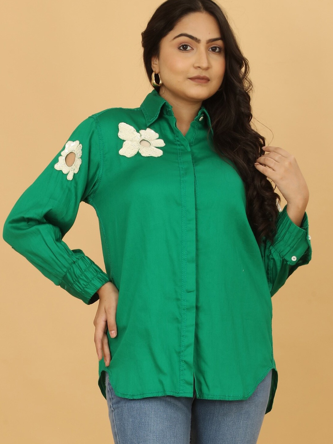 POSHAAK BY RADHEE MANGUKIYA Floral Self Design Comfort Cotton Casual Shirt, Green
POSHAAK BY RADHEE MANGUKIYA Floral Self Design Comfort Cotton Casual Shirt, Green