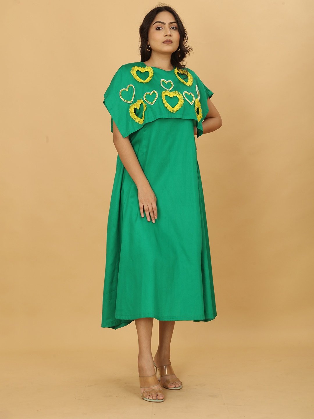 POSHAAK BY RADHEE MANGUKIYA Embellished Boat Neck Cape Sleeves Cotton A-Line Midi Dress, Green
POSHAAK BY RADHEE MANGUKIYA Embellished Boat Neck Cape Sleeves Cotton A-Line Midi Dress, Green